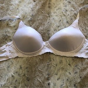 Vintage Carol Reed white wireless bra 36B